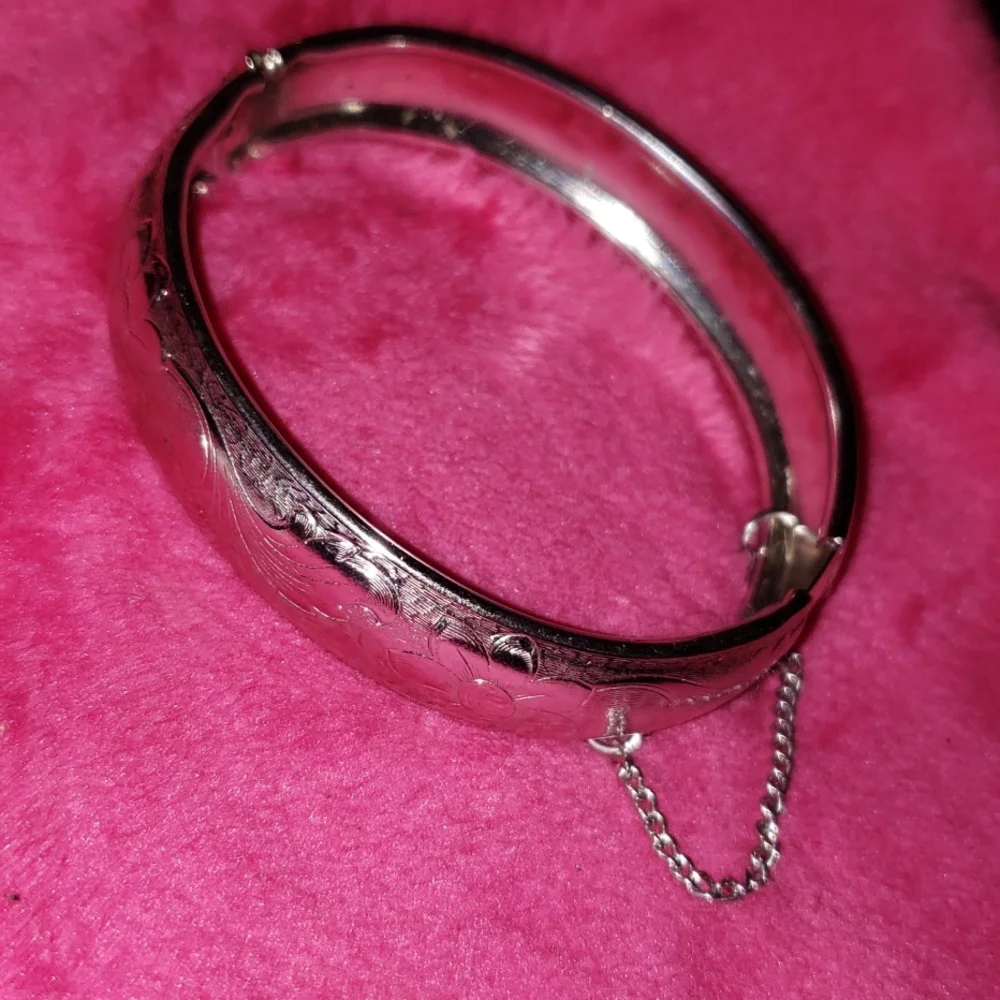 .925 Sterling Silver Bracelet with Floral Vine Engraving Details - Picture 14 of 17